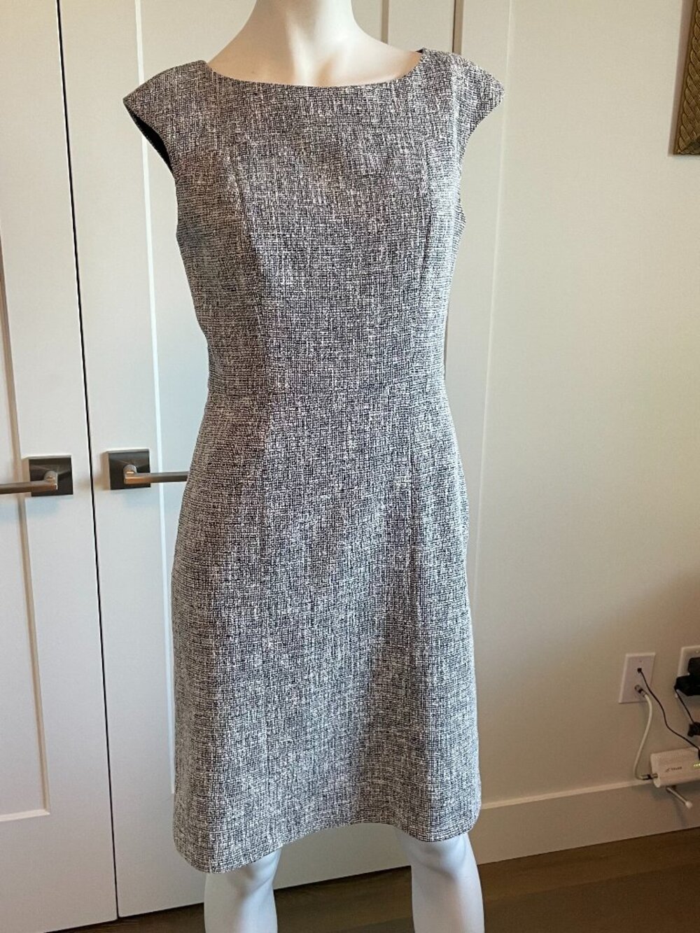 Brooks Brothers Cap Sleeve Boatneck Lined Stylish Tweed Dress Navy White Sz 4